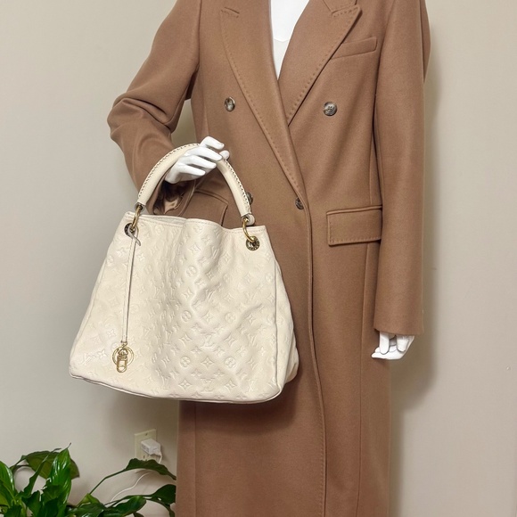 LV Cream Empreinte Artsy MM - Picture 16 of 16